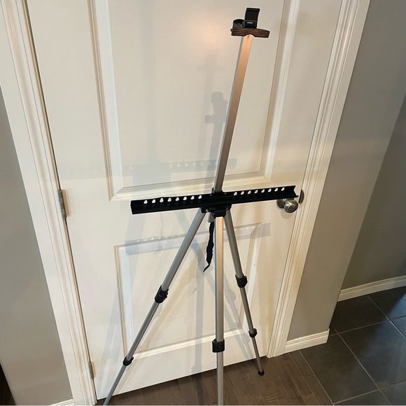 Adjustable Easel with Carry Case - Picture 2 of 9